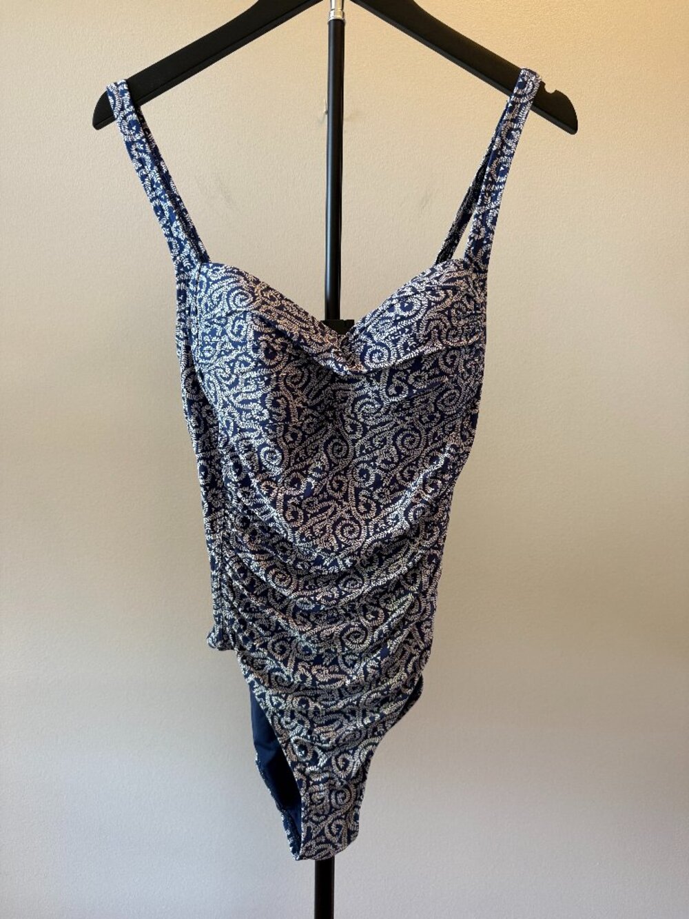 Nip Tuck Swim Ruched One-Piece Swimsuit Navy White Size 6